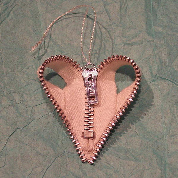 4 diy zipper heart ornament 