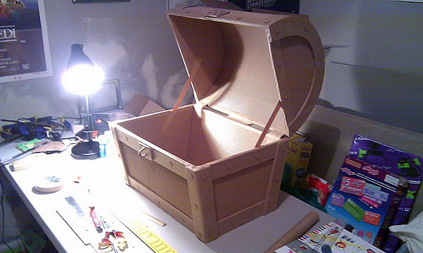 1 cardboard treasure chest