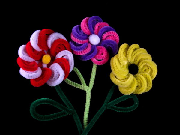 6 pipe cleaner flowers 
