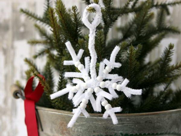 8 snowflakes pip cleaner crafts 
