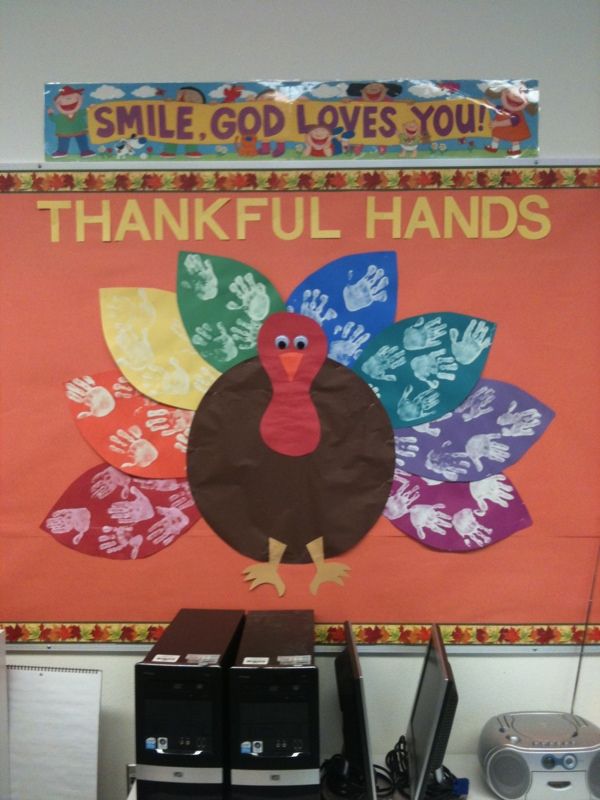 Thanksgiving Bulletin Board Idea. Lots of hands were created to be the feathers. 