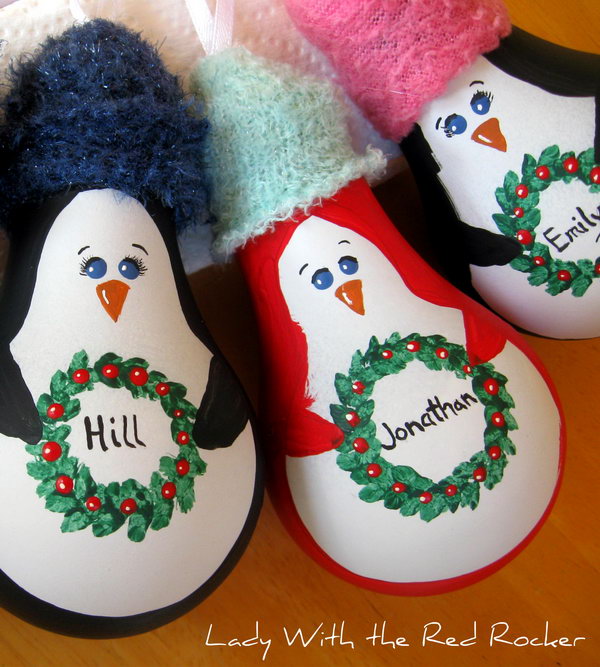 Light Bulb Penguins — what a bright idea for a fun ornament, 