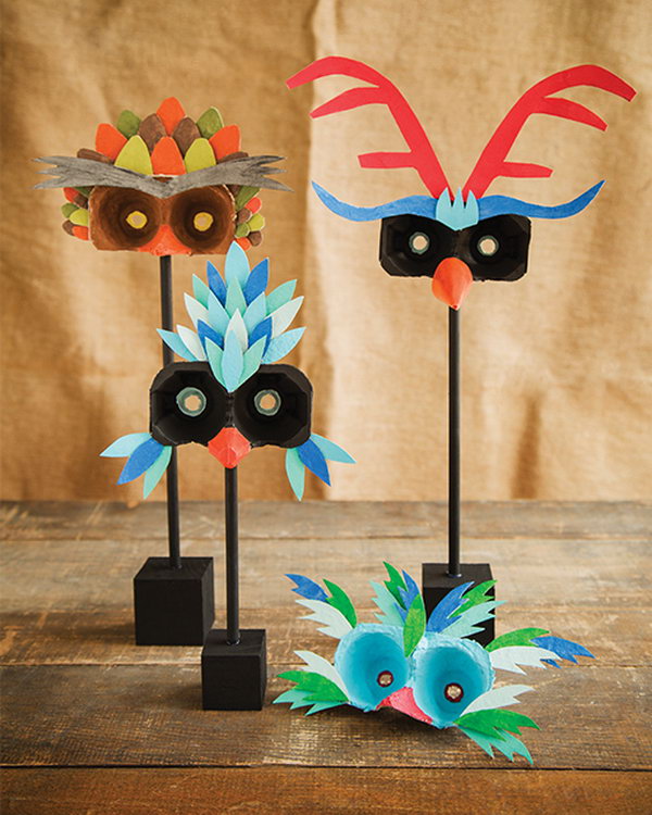 These egg carton bird masks are perfect to do with your kids for Halloween. 