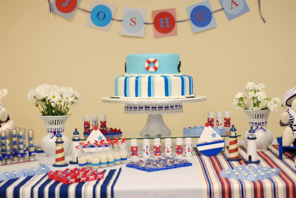 This very modern and clean nautical themed party is rich in details. The little decorations such as anchors, rudders, sailings and lighthouses are so cool. 
