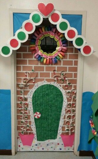 Gingerbread House Door Decoration for Christmas. 