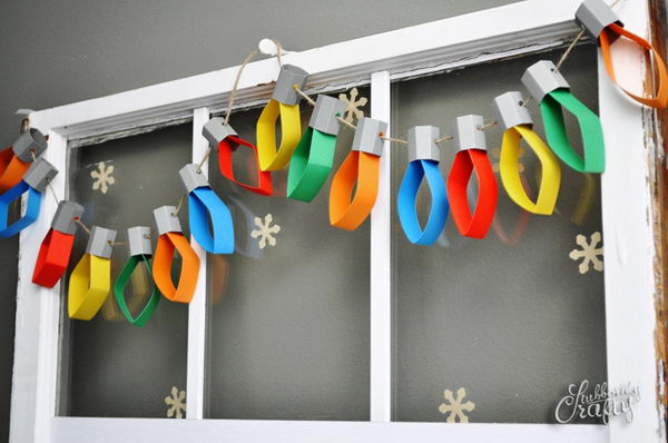 Paper Christmas Lights Garland With a DIY Tutorial. 
