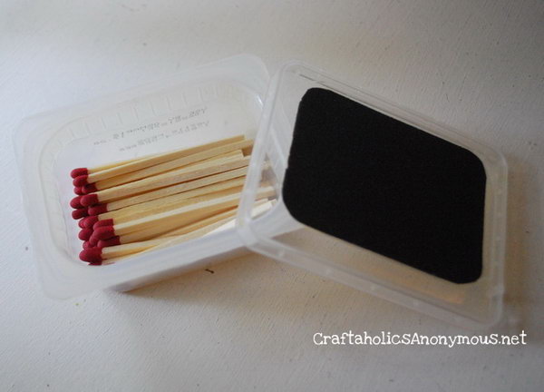 Baby Food Container Matchbox With Glued Sandpaper. Get the tutorial 