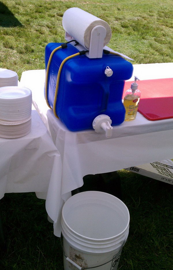 DIY Hand Washing Station. See the instructions 