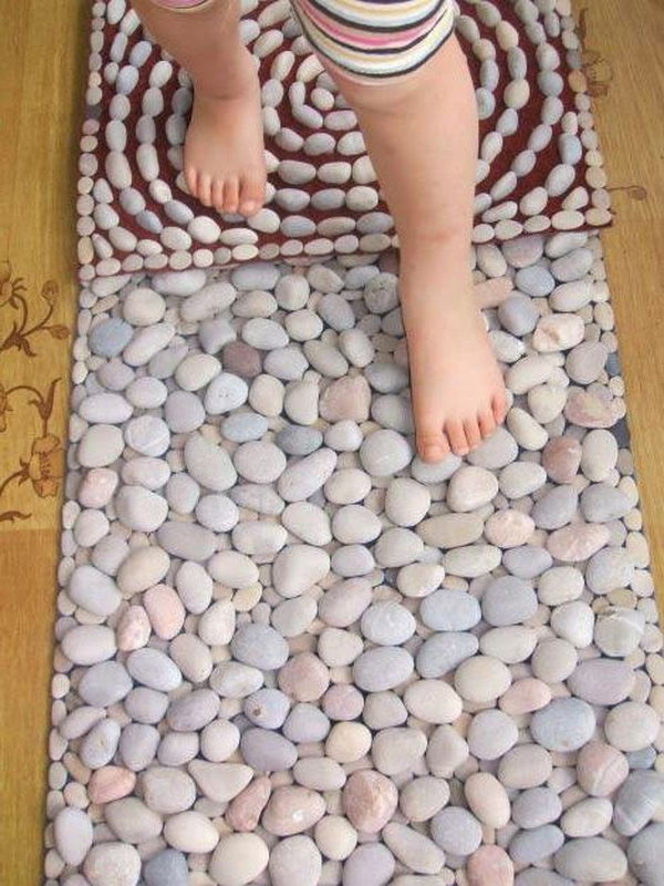 DIY Sensory Pebble Stones Rug. Sensory rugs are so great for kids's learning and very beneficial for their development. 