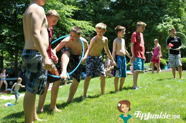 Hula Hoop Relay Race. Ice breakers or team building activity for kids. 